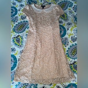 Cream/Off White Short Collared Dress